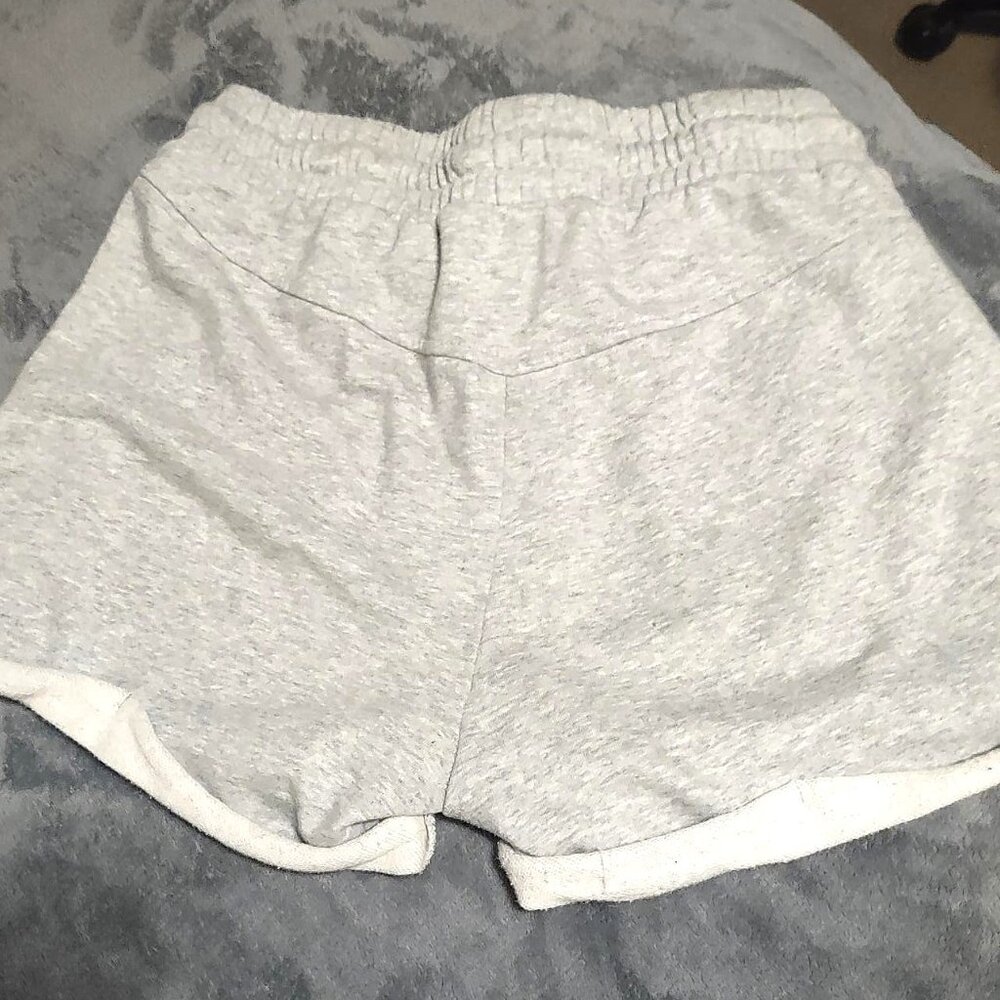 Shorts - Picture 4 of 10